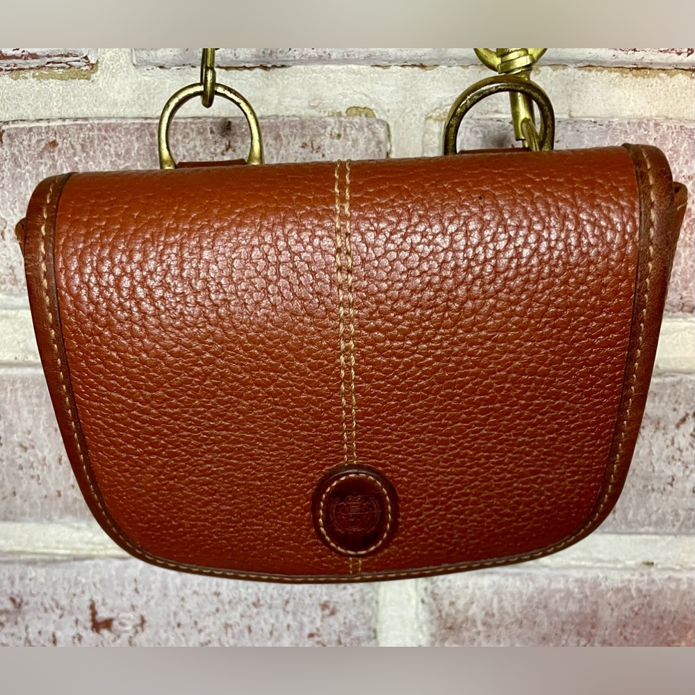Vintage 1990 Liz Claiborne leather crossbody/belt bag.